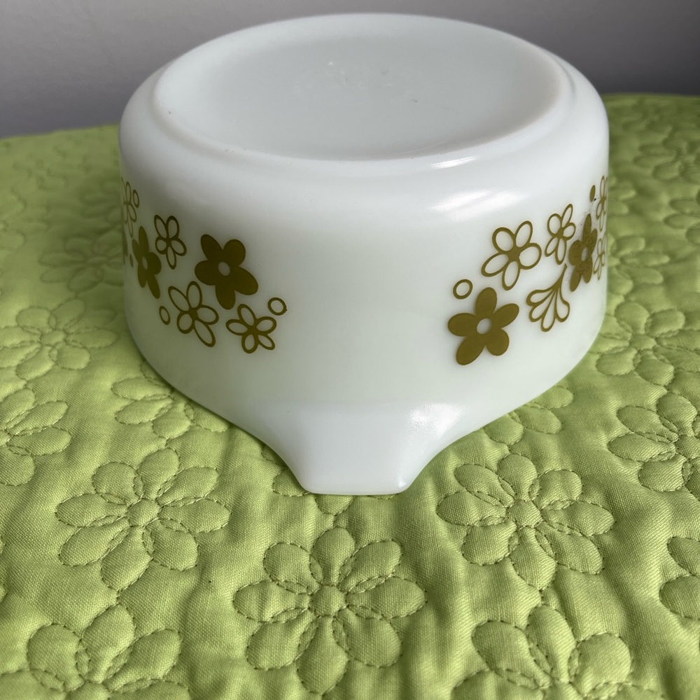 Vintage Mixing Bowl Spring Blossom Patterned Milk Glass Pyrex - Picture 3 of 7